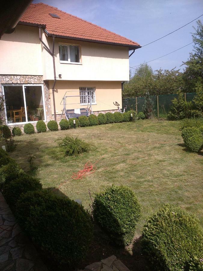 Guest House Iveta Sofia Exteriör bild