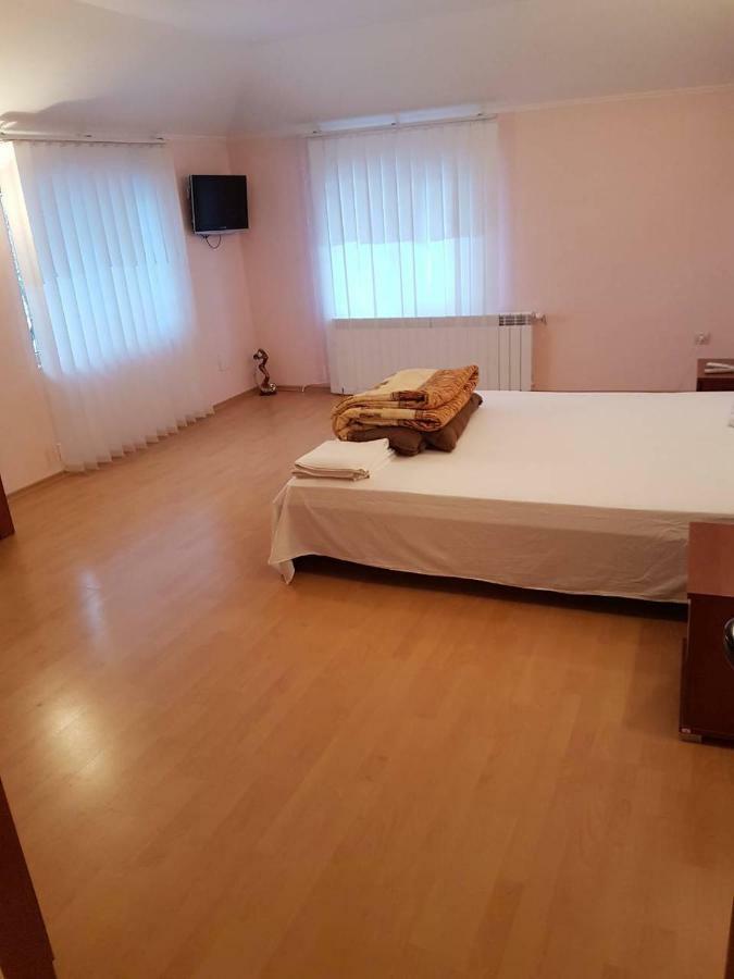 Guest House Iveta Sofia Exteriör bild